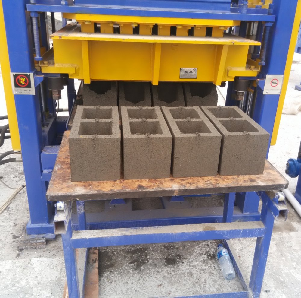 Hollow Brick or Solid Brick and Paving Brick Complete Production Line